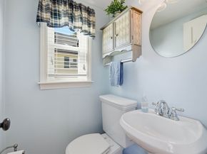 16 Orchard Ave, Wakefield MA 01880