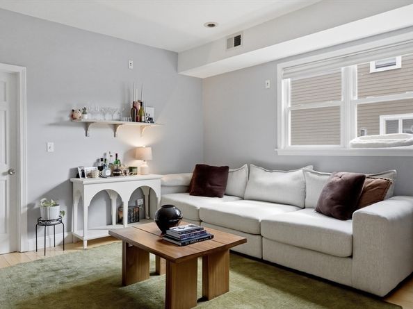 135 I St A, Boston MA 02127