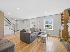 28 Lilly Ln, Dedham MA 02026