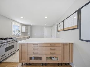 28 Lilly Ln, Dedham MA 02026
