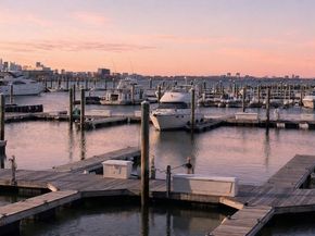 10 Seaport Dr 2217, Quincy MA 02171