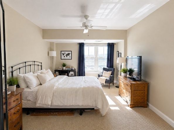 10 Seaport Dr 2217, Quincy MA 02171