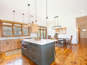 4 Lena Ln, Lunenburg MA 01462
