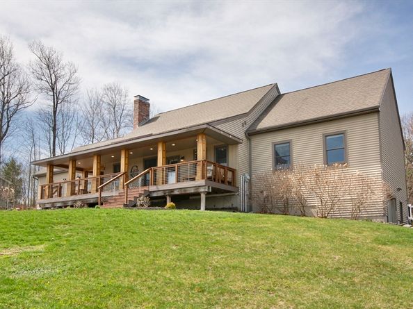 4 Lena Ln, Lunenburg MA 01462