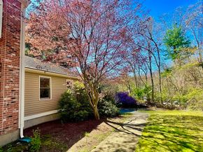 128 Upton Rd, Westborough MA 01581