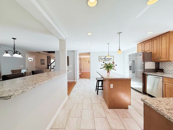 6 Sunrise Ave, Auburn MA 01501