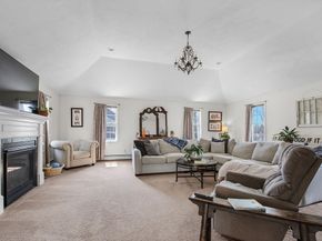 4 Brintnal Dr, Rutland MA 01543