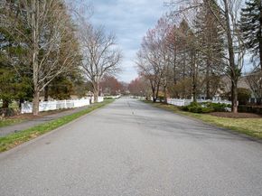 3 Quaker Way 40, Westborough MA 01581