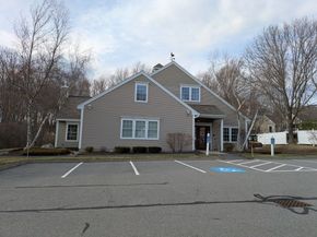3 Quaker Way 40, Westborough MA 01581