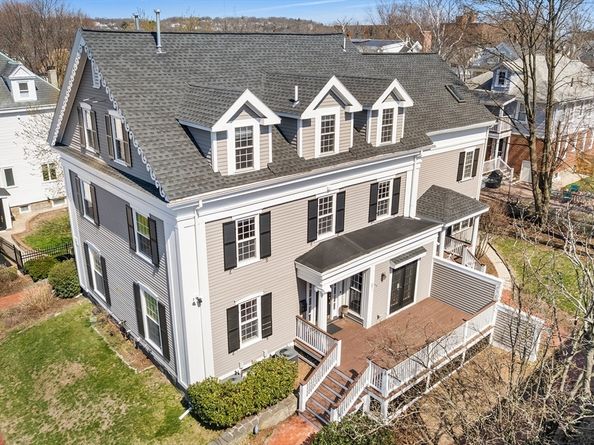 81 Forest St 81, Medford MA 02155