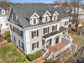 81 Forest St 81, Medford MA 02155