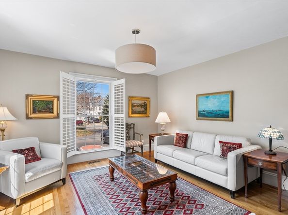 81 Forest St 81, Medford MA 02155