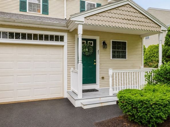 21 Sycamore Dr 21, Middleboro MA 02346