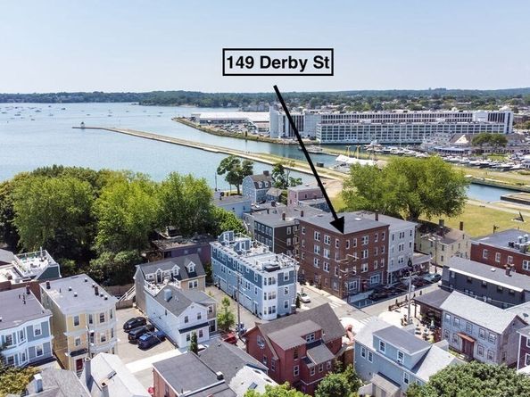 149 Derby St A, Salem MA 01970