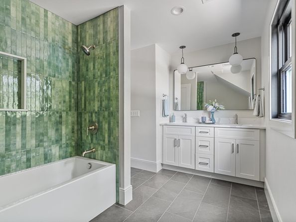 5 Oakridge Ave, Natick MA 01760