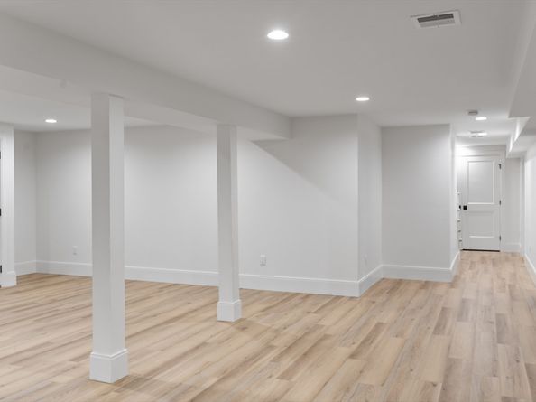 5 Oakridge Ave, Natick MA 01760