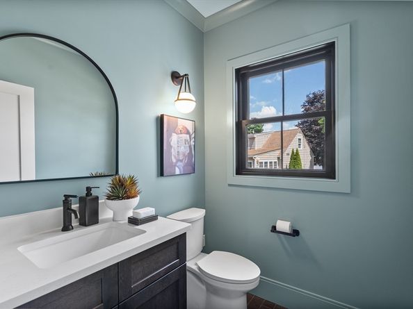 5 Oakridge Ave, Natick MA 01760