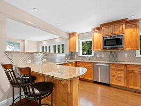 36 South St, Grafton MA 01519