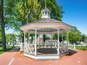 36 South St, Grafton MA 01519