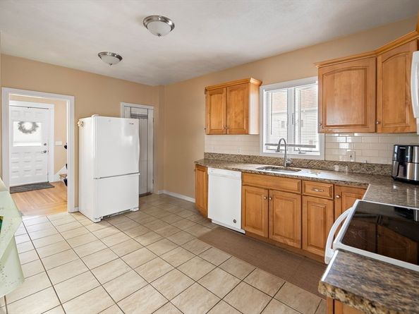 1 Elwood St, Everett MA 02149