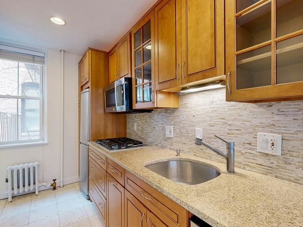 11 Irving St 4, Boston MA 02114