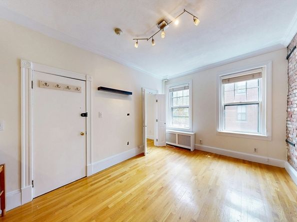 11 Irving St 4, Boston MA 02114