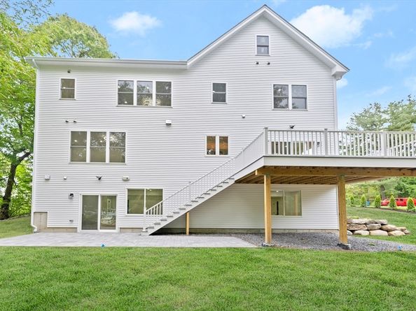 29 Overlook Ave, Burlington MA 01803
