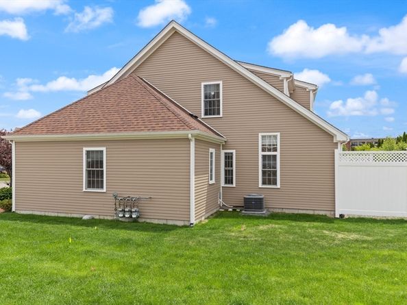 70 Endicott 1406, Norwood MA 02062