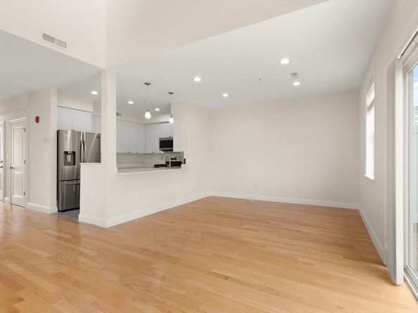 70 Endicott 1406, Norwood MA 02062