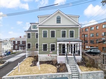 30 Dighton St