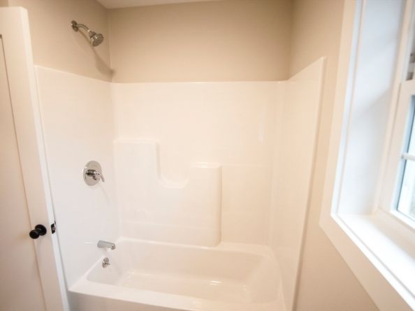 140 Tispaquin St, Middleboro MA 02346