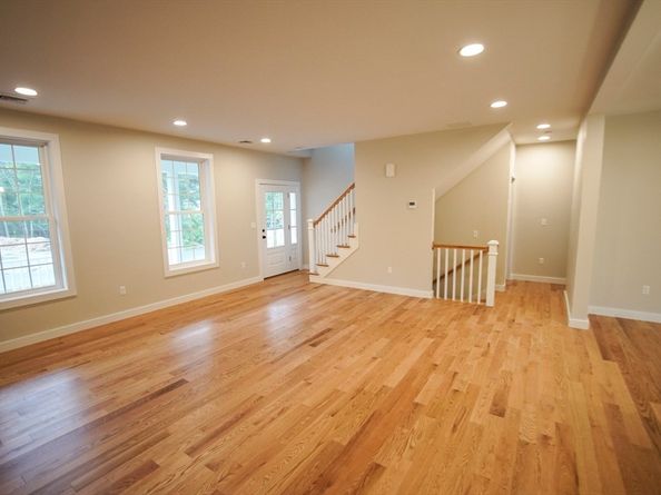 140 Tispaquin St, Middleboro MA 02346