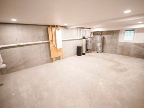 140 Tispaquin St, Middleboro MA 02346
