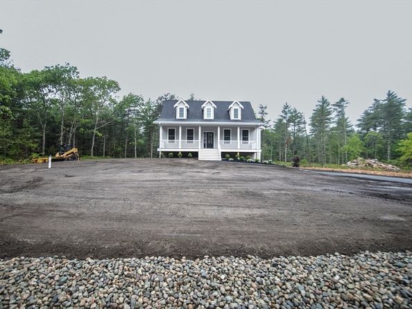 140 Tispaquin St, Middleboro MA 02346