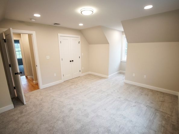 140 Tispaquin St, Middleboro MA 02346