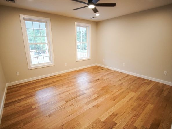 140 Tispaquin St, Middleboro MA 02346