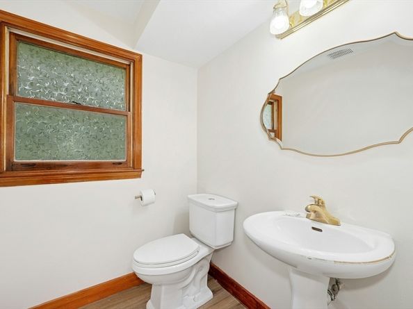 45 Dillon St, Worcester MA 01604