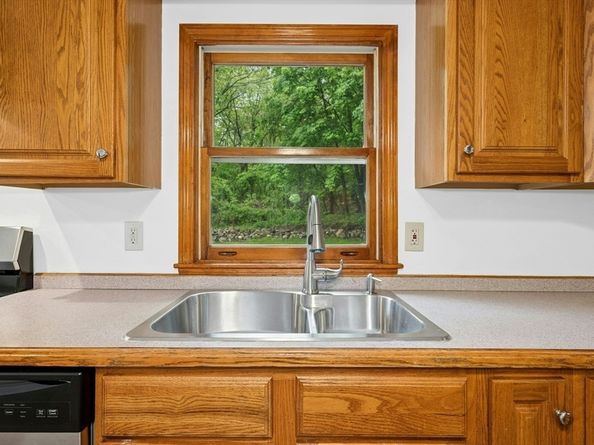 45 Dillon St, Worcester MA 01604