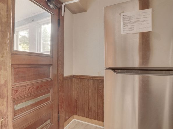 69 Metropolitan Ave, Boston MA 02131