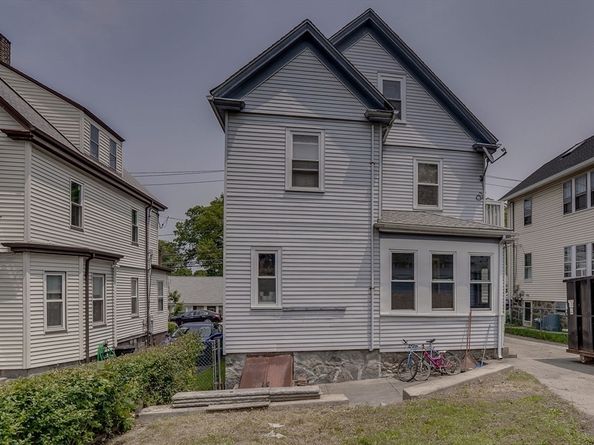 69 Metropolitan Ave, Boston MA 02131