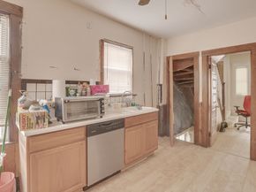 69 Metropolitan Ave, Boston MA 02131