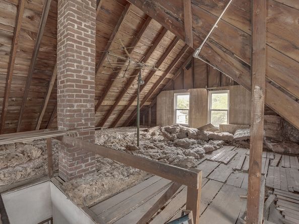 69 Metropolitan Ave, Boston MA 02131