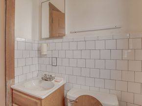 69 Metropolitan Ave, Boston MA 02131