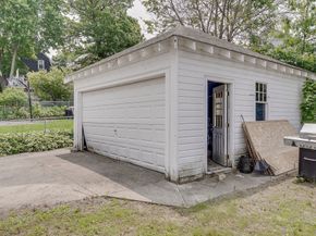 69 Metropolitan Ave, Boston MA 02131