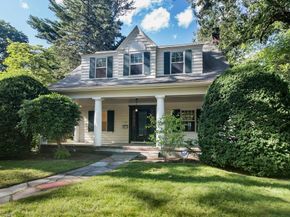 320 Quinobequin Rd, Newton MA 02468