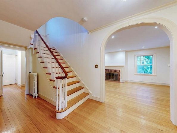 320 Quinobequin Rd, Newton MA 02468