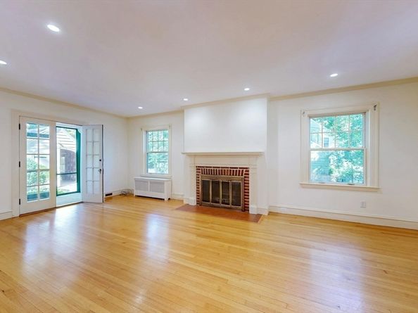 320 Quinobequin Rd, Newton MA 02468