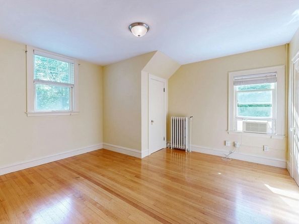 320 Quinobequin Rd, Newton MA 02468