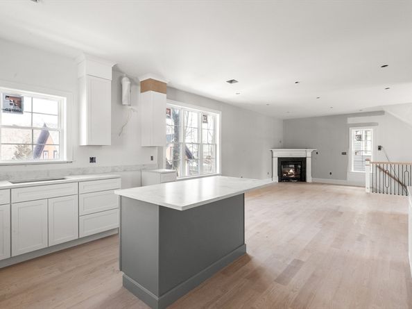 11 Washington St 12, Ipswich MA 01938