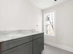 11 Washington St 12, Ipswich MA 01938